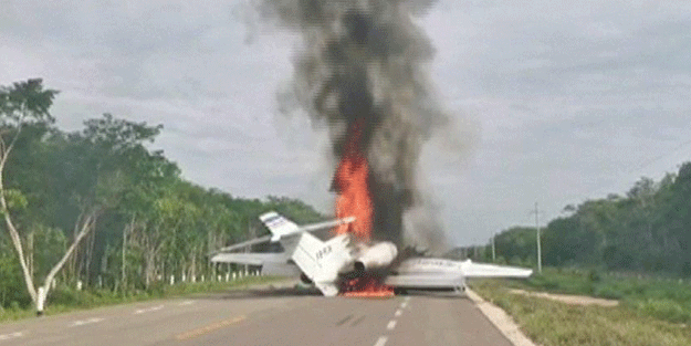Meksika'da uçak düştü! Ölü ve yaralılar var