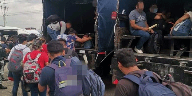 Meksika'da yük kamyonunda 129 düzensiz göçmen bulundu