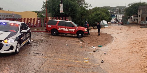 Meksika'daki şiddetli yağış ve fırtınada 3 kişi öldü