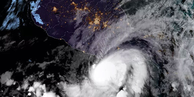 Meksika'yı 'Agatha' vurdu