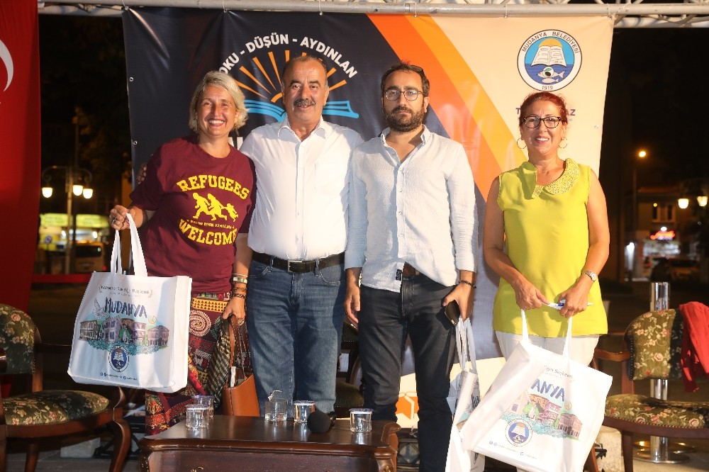 Melda Onur: “Farklılıklarla yaşamayı öğrenmeliyiz” 