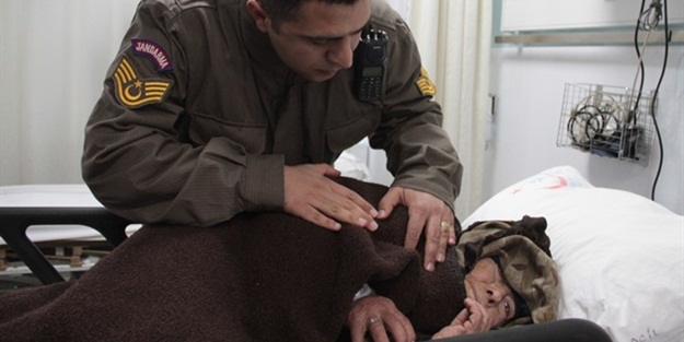 Melek Nine'ye jandarma şefkati