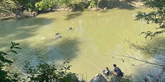 Melen Çayı'na devrilen otomobilin sürücüsü hayatını kaybetti
