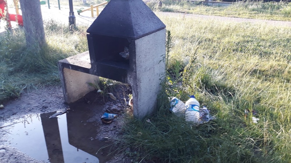 Melensu Parkta temizlik çalışması yapıldı 
