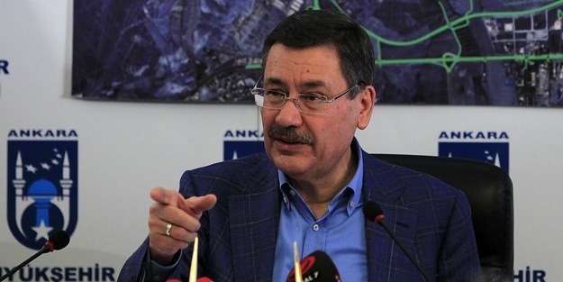 Kazanan Melih Gökçek oldu
