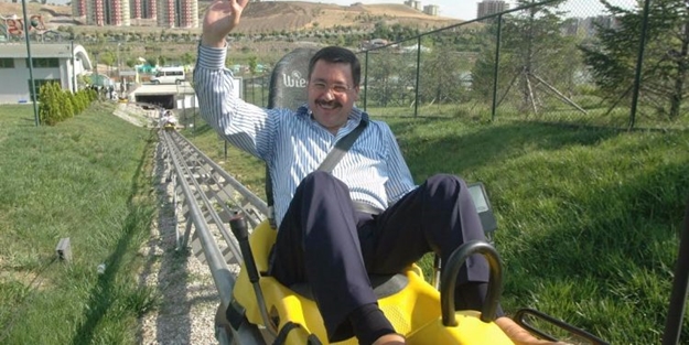 Melih Gökçek havada mahsur kaldı!