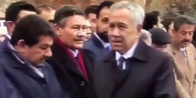 Melih Gökçek'in Bülent Arınç'a bakışları olay oldu!