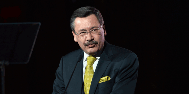 Melih Gökçek’ten küfürbaz Özgür Özel’e: ‘Benim bildiğim Akit seni öttürür’