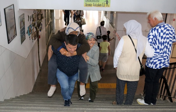 Meliha Nine sandığa böyle taşındı