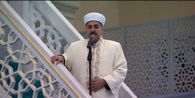 Melike Hatun Camii’nde cuma namazı kılındı