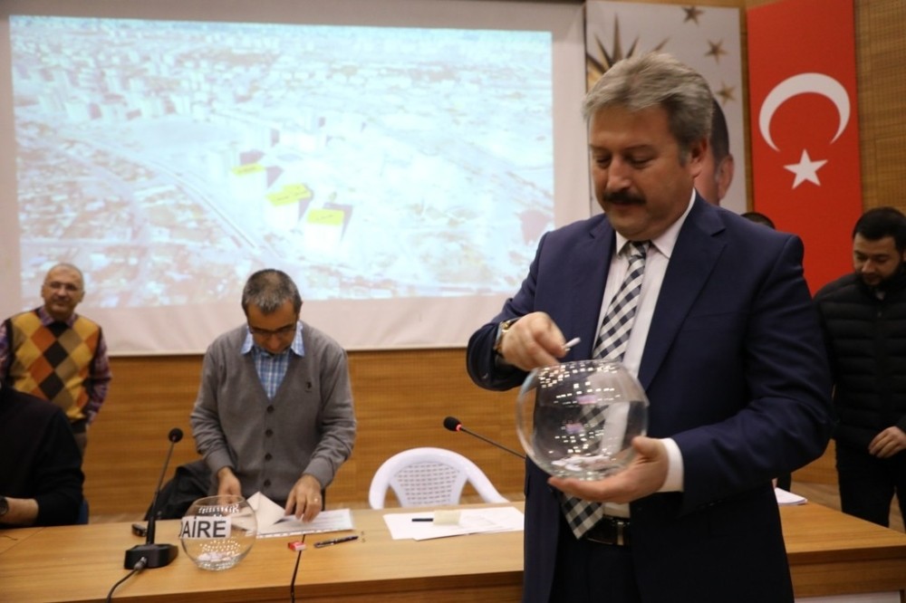 Melikgazi’de Kentsel Dönüşüm kurası çekildi 