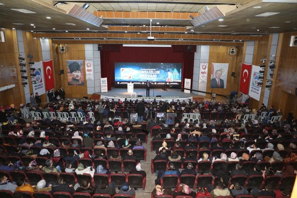 Melikgazi’de söyleşi ve şiir gecesine büyük ilgi 