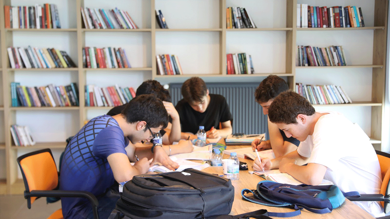 Melikgazi'deki kütüphaneler gençlere büyük fırsatlar sunuyor!