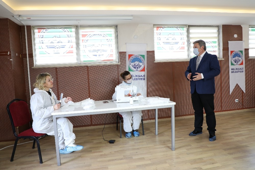 MELMEK’TE maske üretimi başladı 