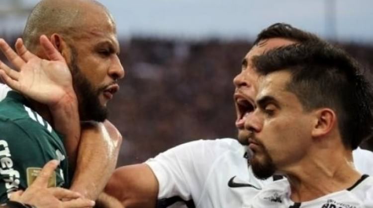 Melo kavgaya karıştı, oyundan atıldı!