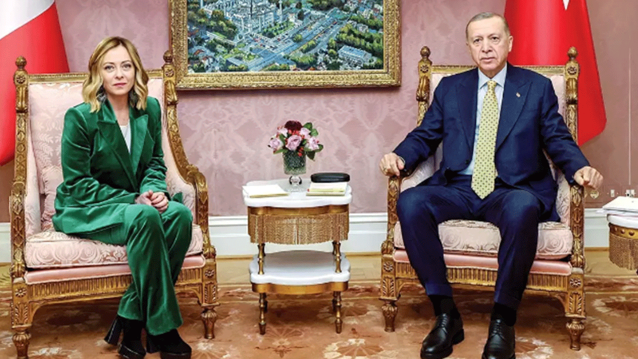 Meloni’nin Erdoğan’a hayran bakışları gündem oldu!