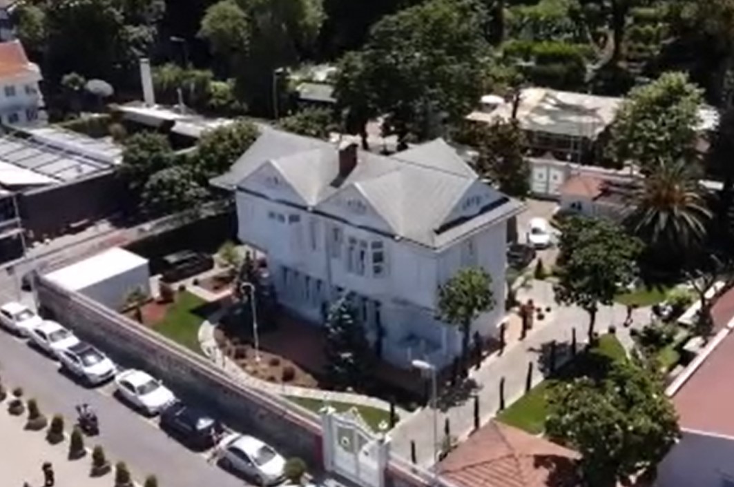 Memduh Paşa Yalısı'nda film gibi soygun! 130 milyonla kayıplara karıştılar