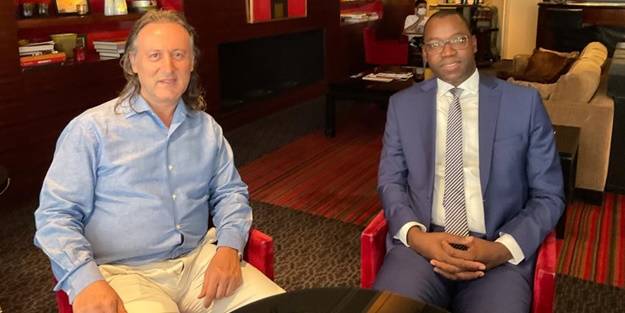 Memiş Hoca Paris'te Senegalli Bakan ile görüştü