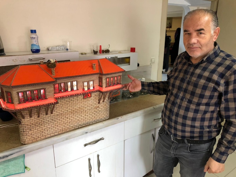 Memleket hasreti ahşap ustası yaptı 