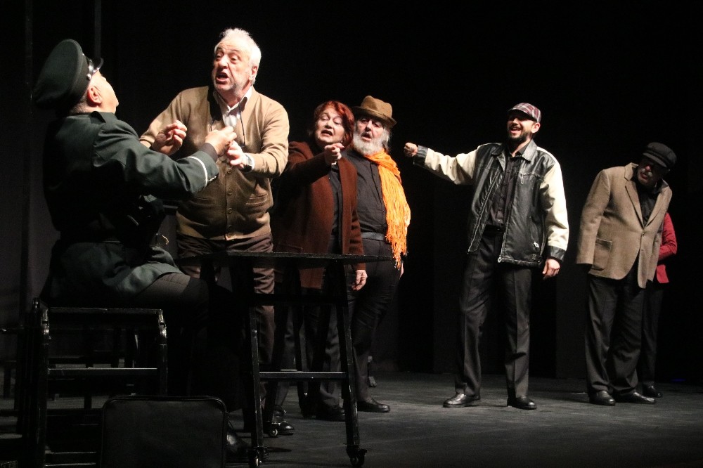 ’Memleketin Kısmeti’ tiyatroseverlerle buluştu 