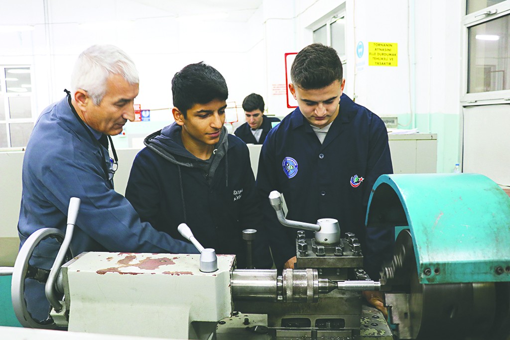 MEM’ler kalifiye iş gücü yetiştiriyor