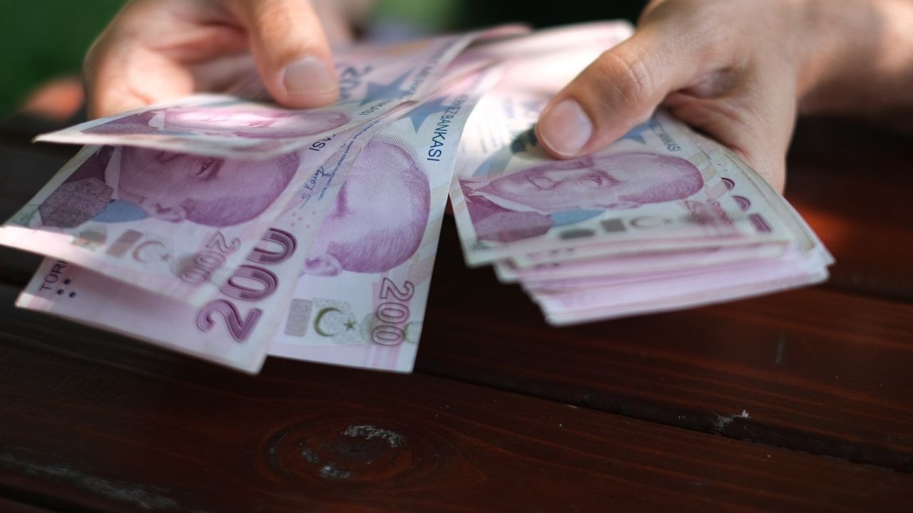 Memur ve emekliye büyük müjde! Milyonlarca işçinin beklediği zam oranları belli oldu