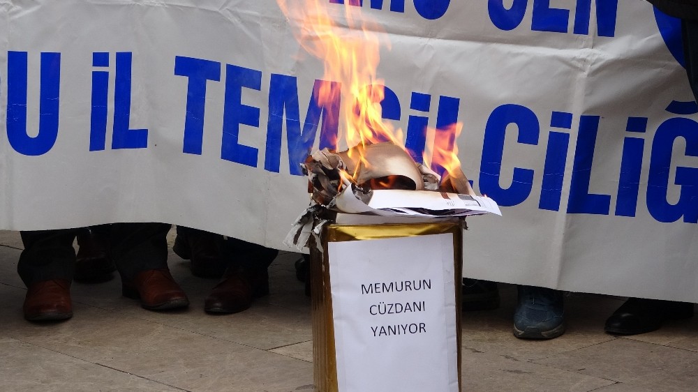 Memurlar bordo yaktı 