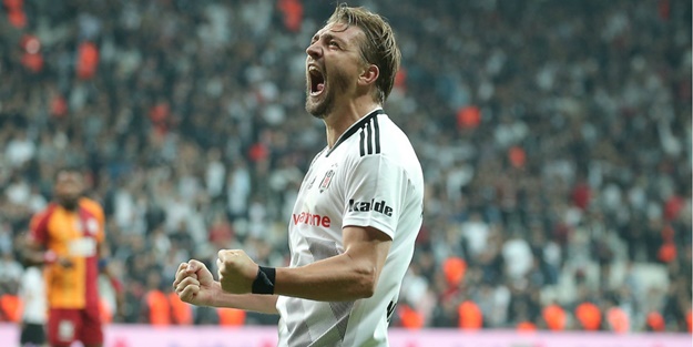 Menajeri duyurdu: Caner Erkin Galatasaray'a transfer olacak mı?