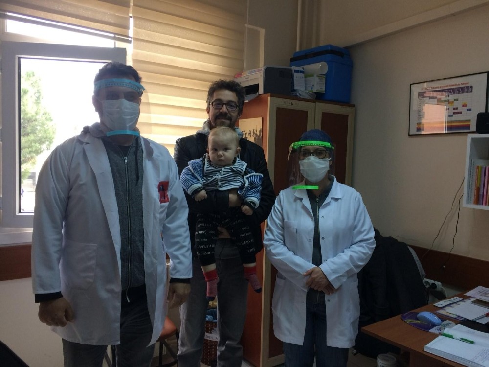 Menderes Belediyesinden yüz siperliği üretimine destek 
