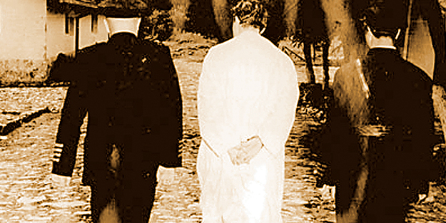 ‘Menderes’e darbenin sebebi ezan’