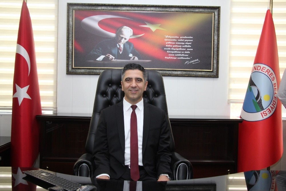 Menderes’te Başkan Kayalar mazbatasını aldı, görevine başladı 
