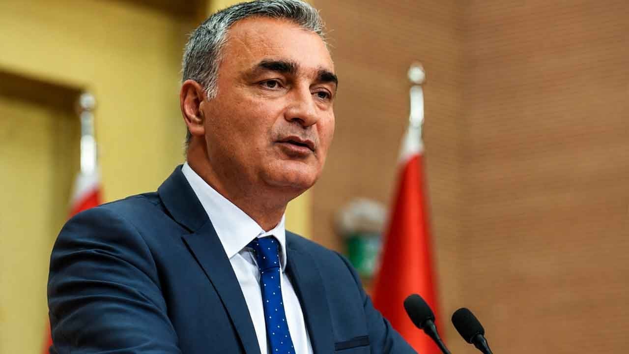 Menderes'te kirli pazarlıklar ellerinde patladı! CHP yönetimi kendi meclis üyelerine disiplin sopası salladı!
