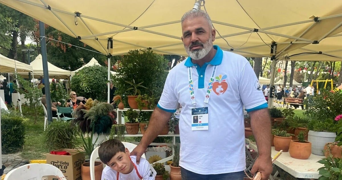 Menemen Çömlek Festivali'nde baba jüri üyesi, dünya şampiyonu oğlu yarışmacı