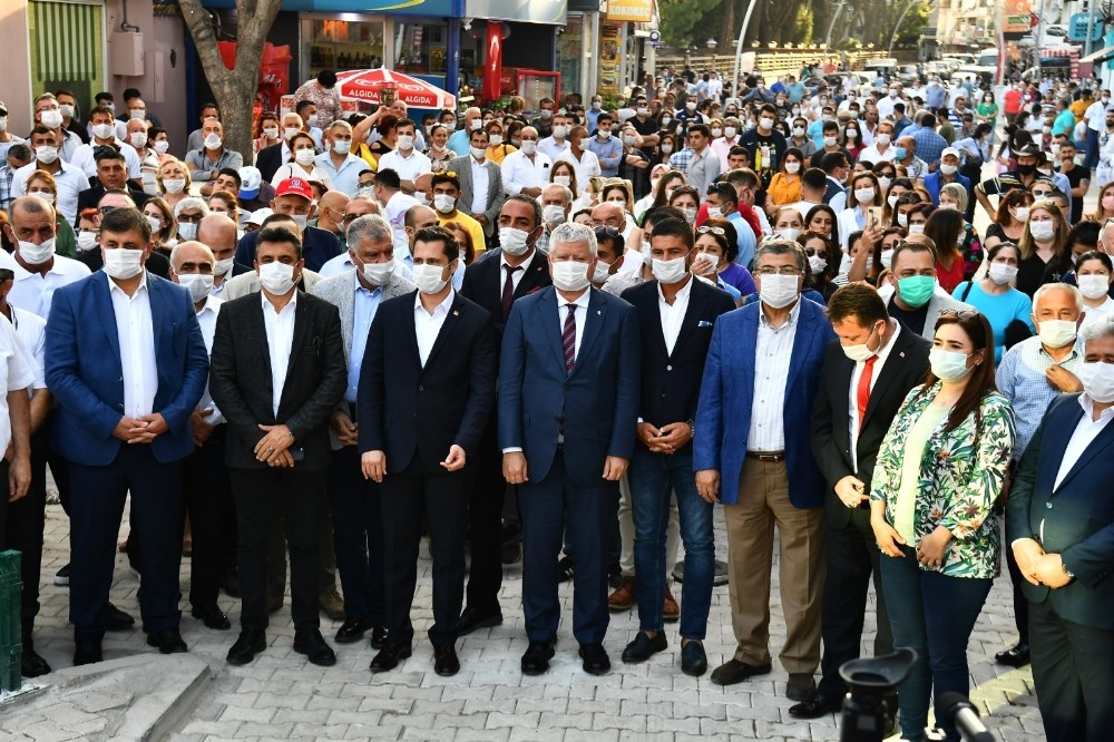 Menemen’de Kasımpaşa Üst Geçidi açıldı 