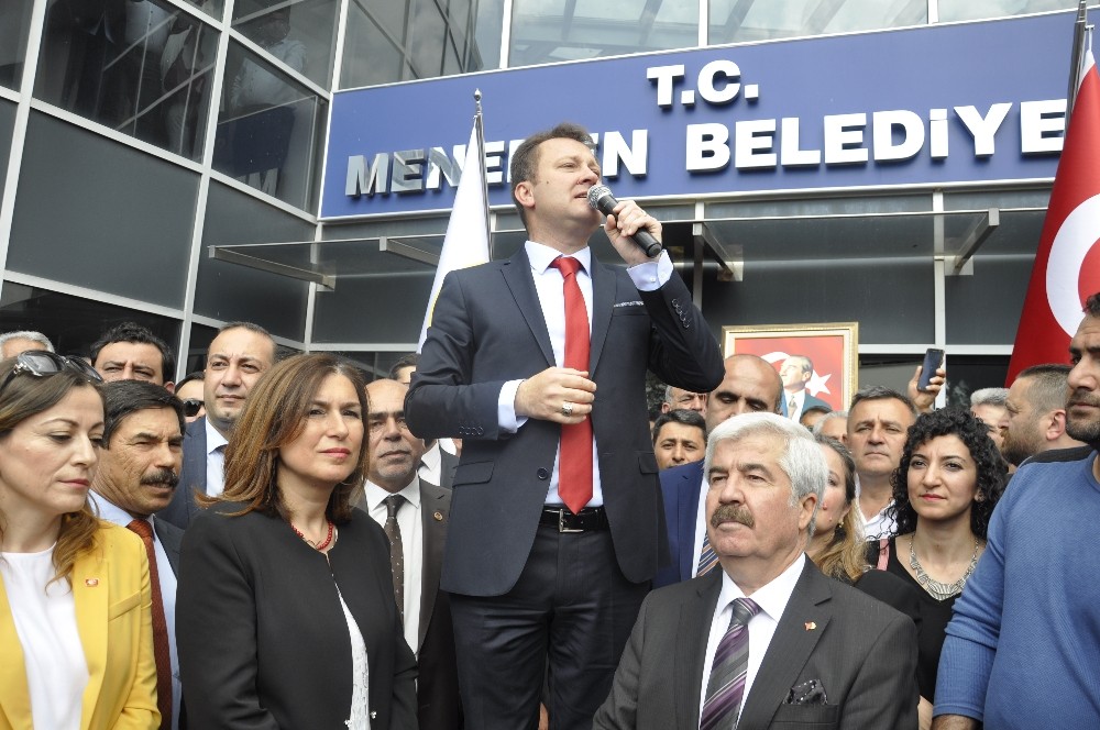 Menemen’de Serdar Aksoy görevi devraldı 