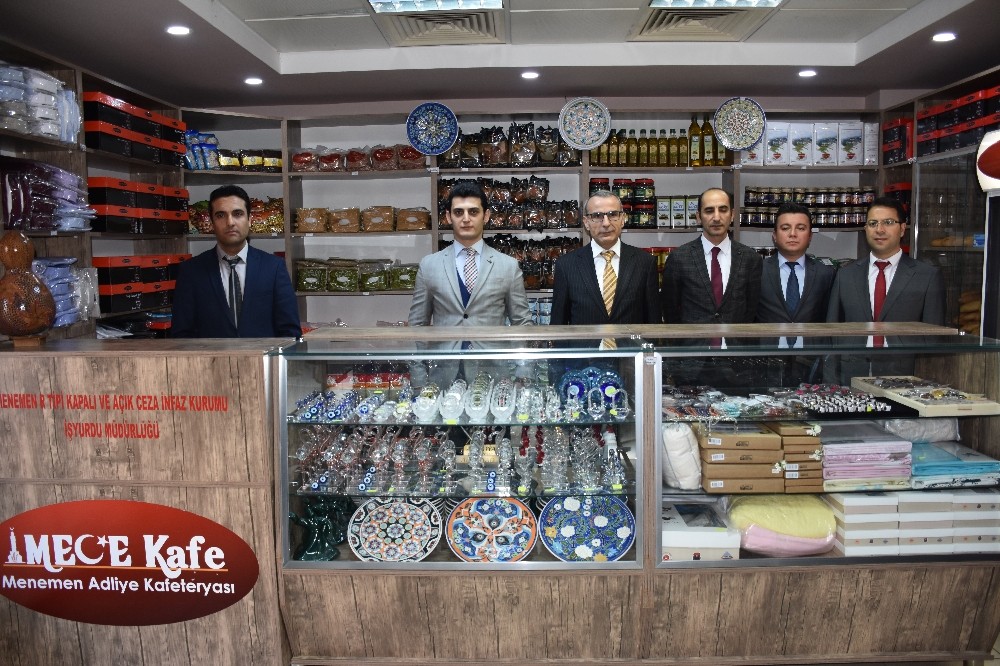 Menemen’deki sosyal markette mahkumların ürettikleri ürünler satılıyor 