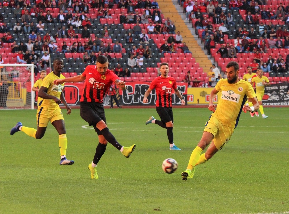 Menemenspor çıkış arıyor 