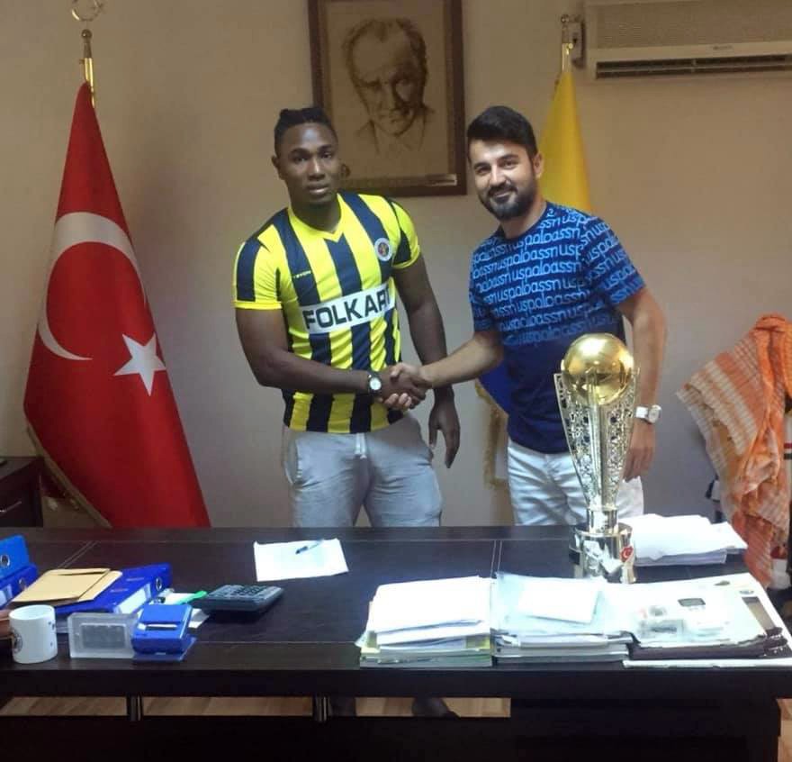 Menemenspor’dan iki imza 