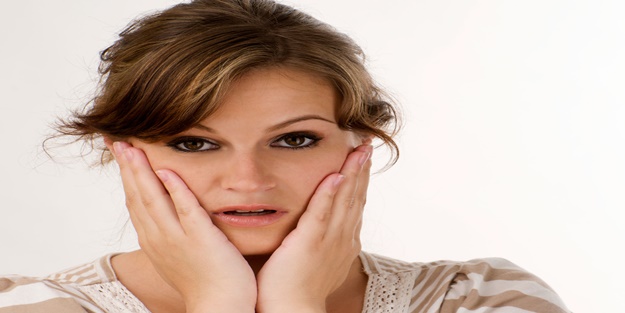 Menopoz döneminde diş sağlığı olumsuz etkileniyor