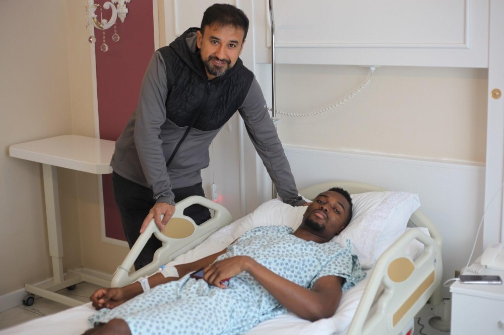 Mensah sezonu kapattı 