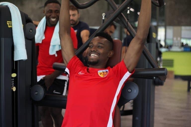 Mensah’tan transfer açıklaması 