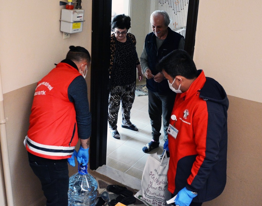 Menteşe Belediyesi’nden evlere hizmet 