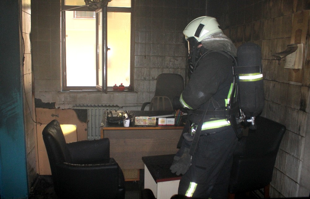 Menteşe’de lisede yangın paniği 