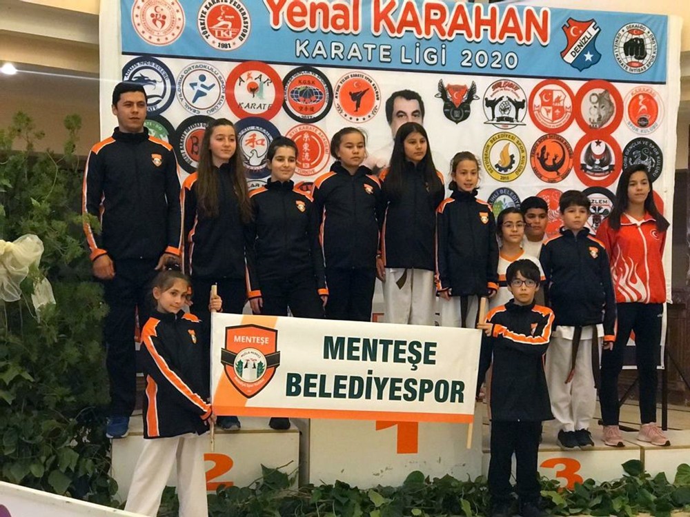 Menteşeli Karateciler’den 1 Altın 3 Gümüş 6 Bronz madalya 
