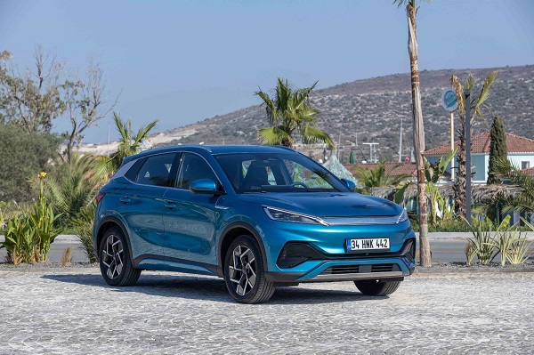 Merak edilen o otomobil Türkiye’de! İşte BYD ATTO 3’ün satış fiyatı