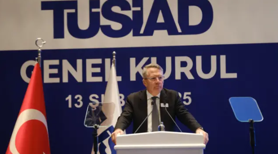 Merak ediyorum, Akıncı, Kızılelma ve diğerlerinden, hangisinde Ömer Aras’ın imzası var? Çakma sanayiciler bankacı çıktı