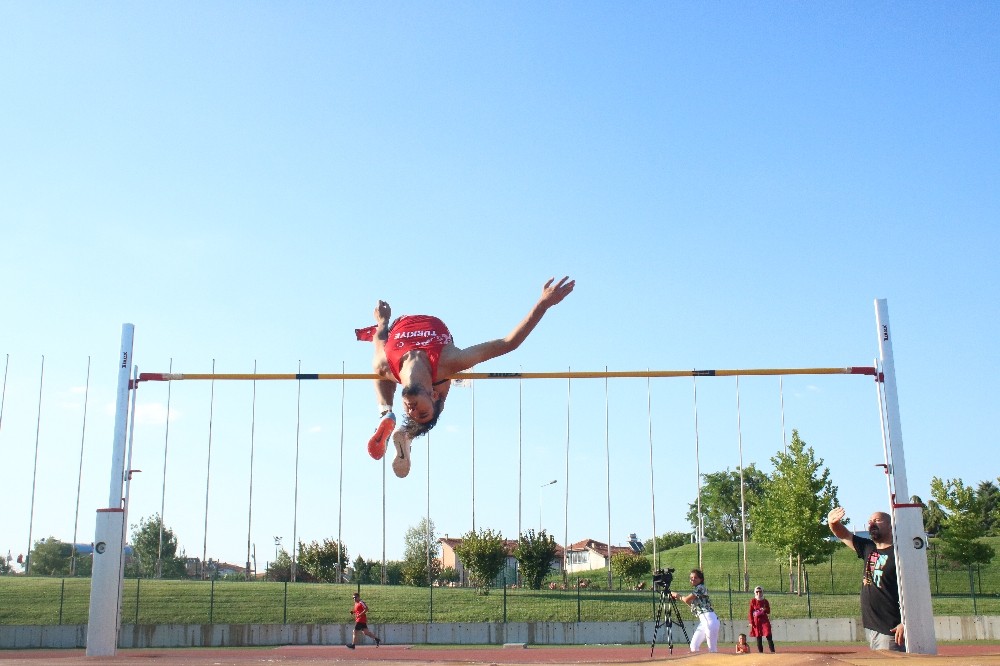 Merakı ile başladığı uzun atlama sporu ile dünya ikincisi oldu 