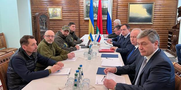 Merakla beklenen müzakere sona erdi! Rusya ve Ukrayna'dan flaş açıklama