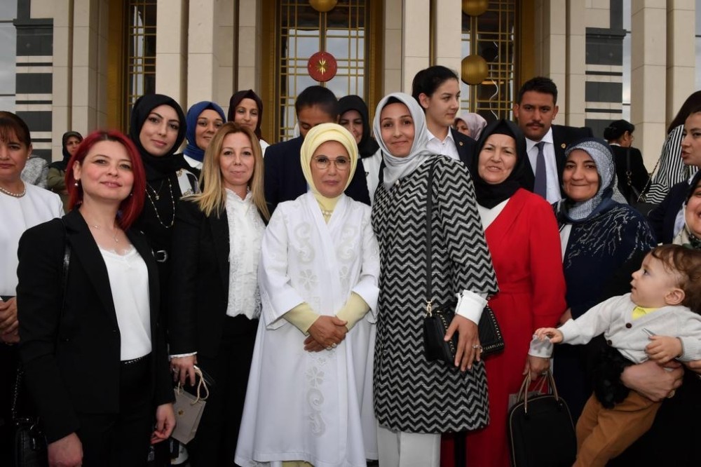Meral Ahlatcı, Emine Erdoğan’ı Çorum davet etti 