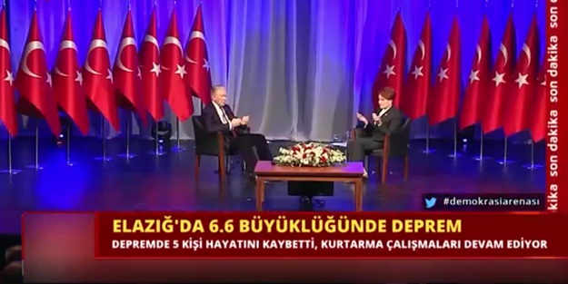 Meral Akşener depremi canlı yayında öğrendi! Vefat edenler için Uğur Dündar'la birlikte Fatiha okudu